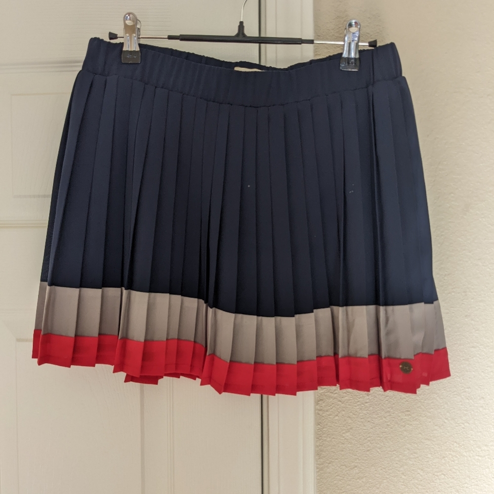 Tommy Hilfiger mini skirt, pleated, size medium